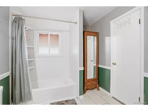 Bath - Undisclosed, Aurora, CO 80013 photo 2 of 4