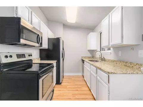 19060 E Mansfield Dr, Aurora, CO 80013 photo 2