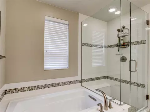 Bath - 8863 E 55th Ave, Denver, CO 80238 photo 3 of 4