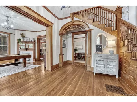6 Boulder Crescent St, Colorado Springs, CO 80903