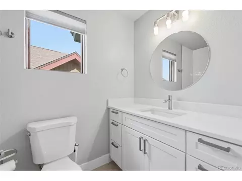 Bath - 701 Paintbrush Ter, Tabernash, CO 80478 photo 2 of 4