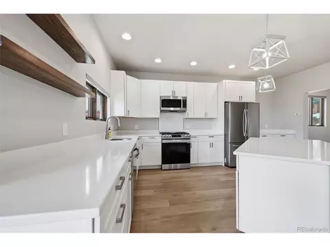 Kitchen - 701 Paintbrush Ter, Tabernash, CO 80478 photo 4 of 5