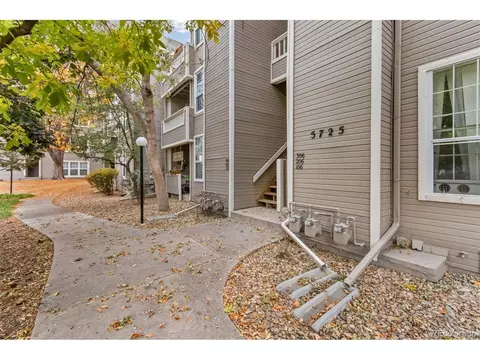 5725 W Atlantic Pl #208, Lakewood, CO 80227