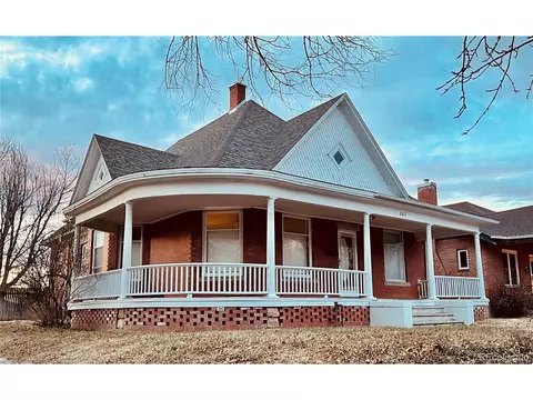 622 Carson Ave, La Junta, CO 81050 photo 1