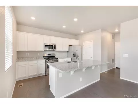 5372 Cedar St, Longmont, CO 80504 photo 3