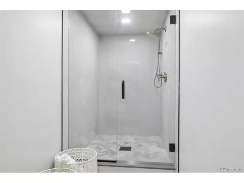 Bath - 2237 4th St, Boulder, CO 80302 photo 7 of 7