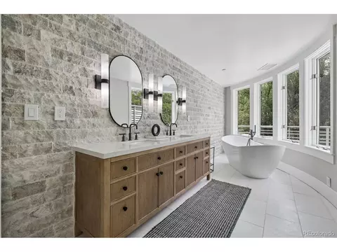 Bath - 2237 4th St, Boulder, CO 80302 photo 1 of 7