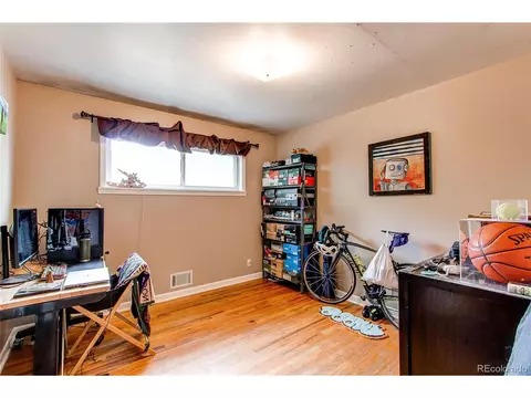 560 E 104th Pl, Northglenn, CO 80233 photo 11
