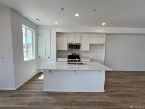 21161 E 67th Ave, Aurora, CO 80019 photo 2