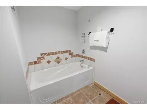 Bath - 910 Copper Rd #202, Copper Mountain, CO 80443 photo 4 of 5