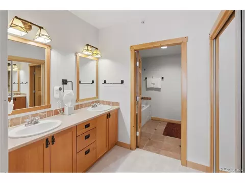Bath - 910 Copper Rd #202, Copper Mountain, CO 80443 photo 2 of 5
