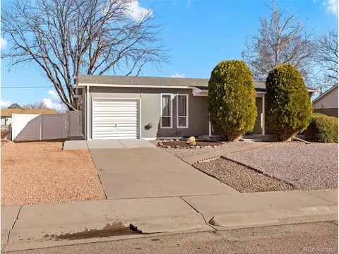 142 Macneil Rd, Pueblo, CO 81001
