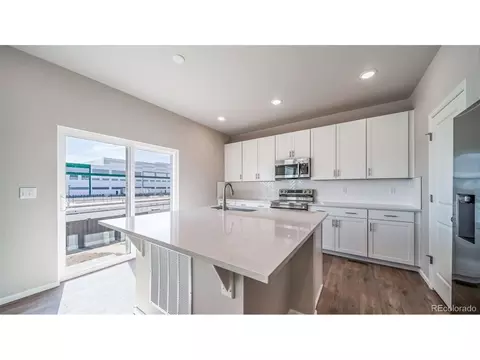 22362 E 38th Pl, Aurora, CO 80019 photo 3