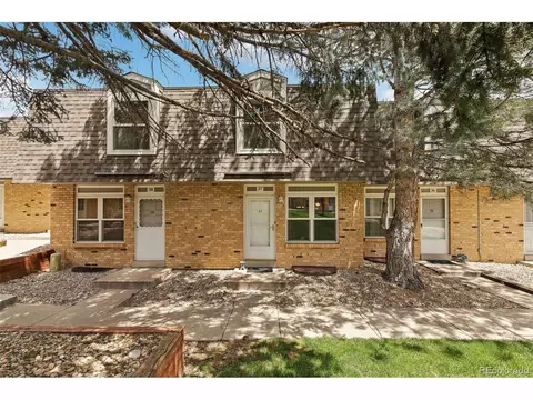 1537 S Owens St #37, Lakewood, CO 80232