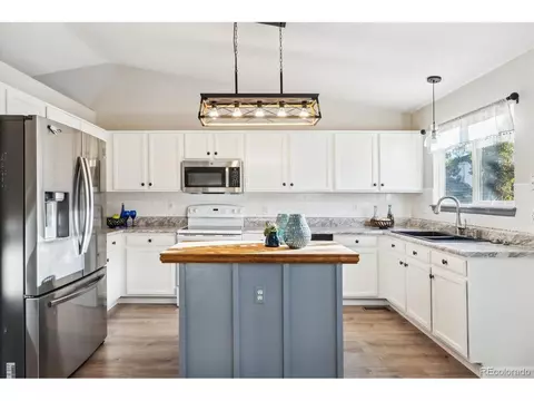 5327 S Killarney St, Centennial, CO 80015