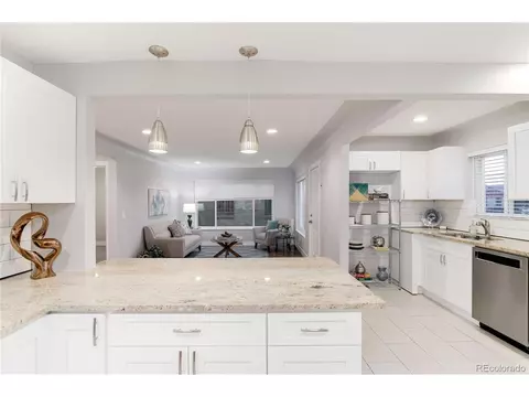 5340 E Thrill Pl, Denver, CO 80207 photo 5