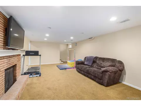 405 Oneida St, Denver, CO 80220 photo 29