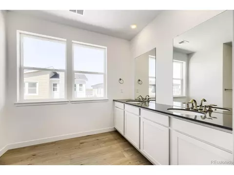 Bath - 16793 E Kettle Ave, Centennial, CO 80016 photo 1 of 2