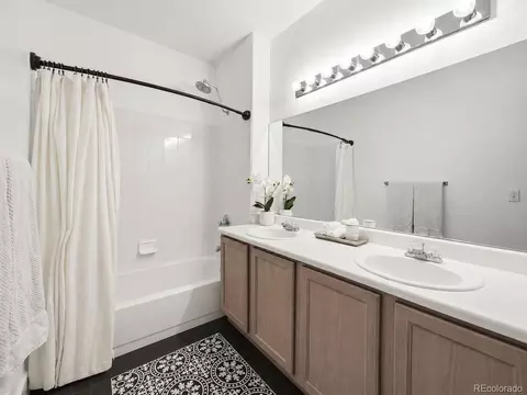 Bath - 8500 E Jefferson Ave #2F, Denver, CO 80237 photo 1 of 1