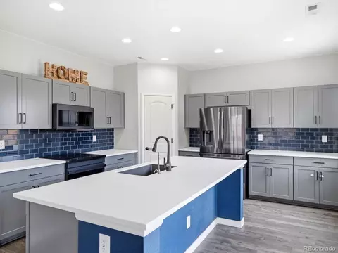 Kitchen - 27934 E 7th Ave, Aurora, CO 80018 photo 2 of 6
