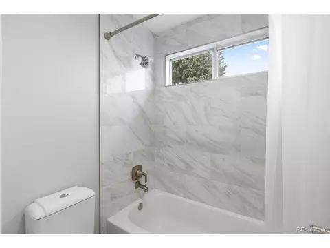 Bath - 17732 E Ida Ave, Centennial, CO 80015 photo 6 of 6