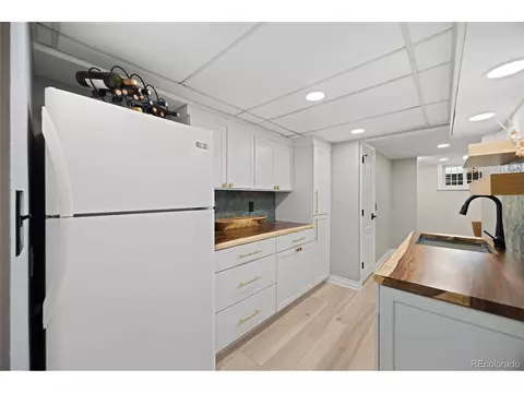 Kitchen - 135 S 42nd St, Boulder, CO 80305 photo 8 of 8