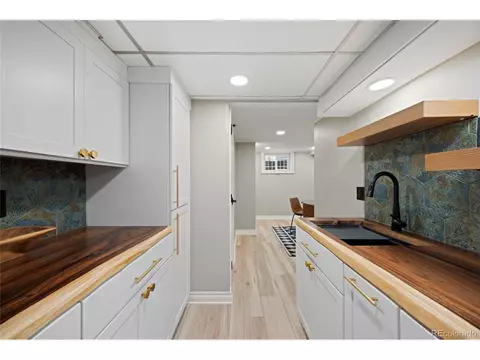 Kitchen - 135 S 42nd St, Boulder, CO 80305 photo 7 of 8