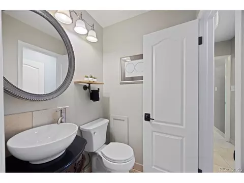 Bath - 135 S 42nd St, Boulder, CO 80305 photo 2 of 3