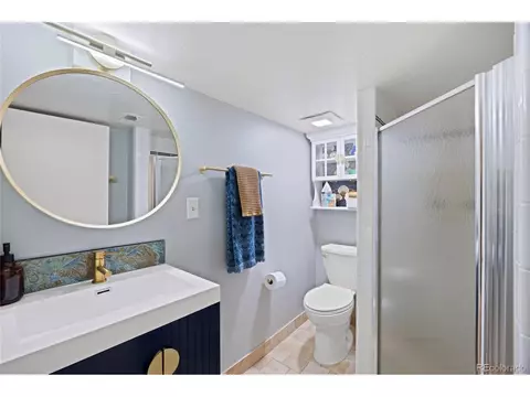 Bath - 135 S 42nd St, Boulder, CO 80305 photo 3 of 3
