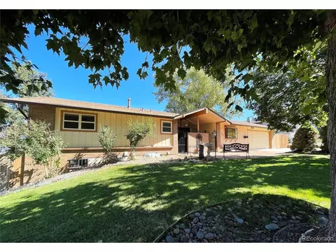1220 S Foothill Dr, Lakewood, CO 80228