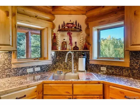Kitchen - 1624 Ruby Rd, Silverthorne, CO 80498 photo 3 of 4