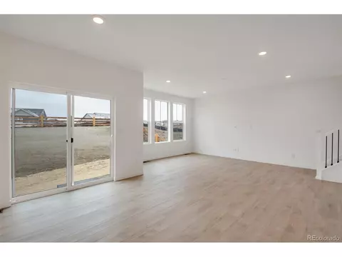 708 Yankee Boy Loop, Elizabeth, CO 80107 photo 4
