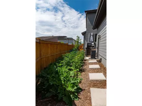 9314 E 58th Dr, Denver, CO 80238 photo 3