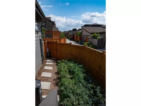 9314 E 58th Dr, Denver, CO 80238 photo 4