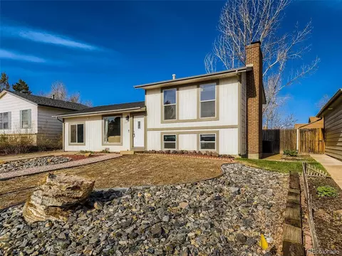 1085 Mobile St, Aurora, CO 80011 photo 2