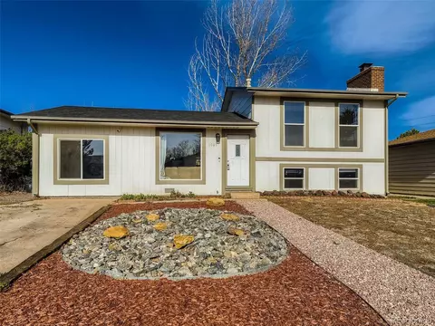 1085 Mobile St, Aurora, CO 80011 photo 3