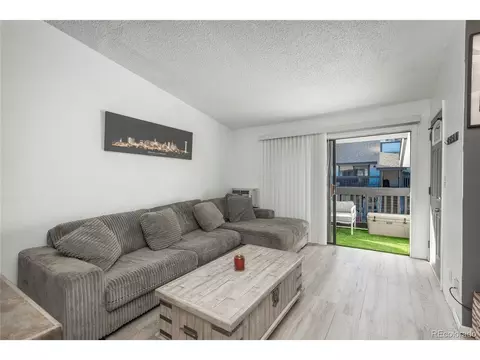 532 Oakwood Dr #D202, Castle Rock, CO 80104