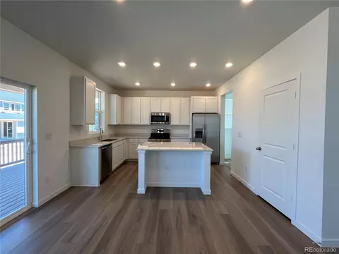24473 E Adriatic Dr, Aurora, CO 80018 photo 4