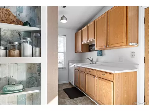 17560 E Temple Dr, Aurora, CO 80015 photo 11