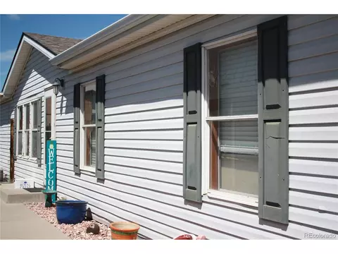 211 Versailles St, Lochbuie, CO 80603