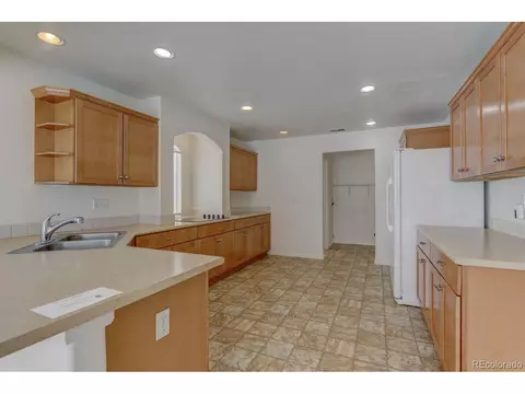 5188 N Ceylon Ct, Denver, CO 80249 photo 2