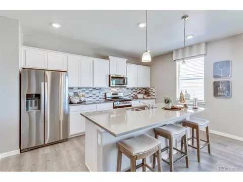 27444 E Byers Ave, Aurora, CO 80018 photo 8