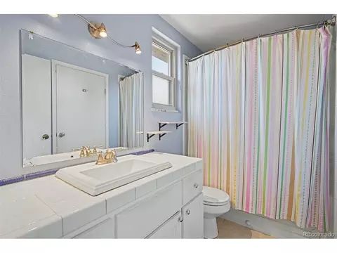 Bath - 16036 E Ithaca Pl #B, Aurora, CO 80013 photo 1 of 1
