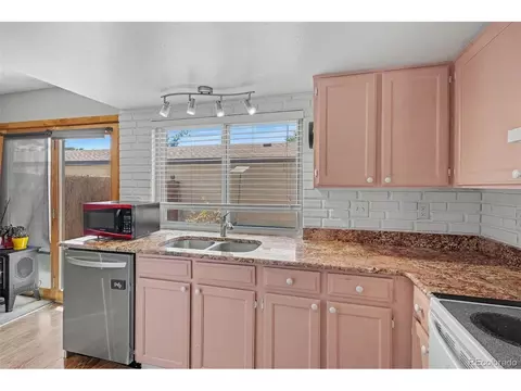 Kitchen - 16036 E Ithaca Pl #B, Aurora, CO 80013 photo 1 of 2