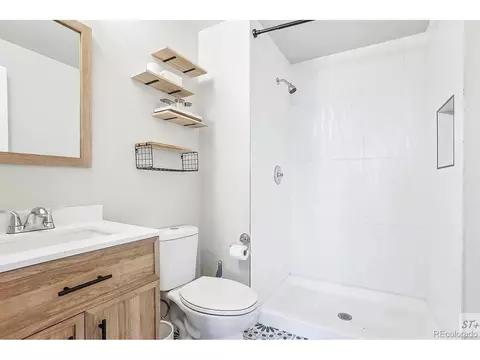 Bath - 19003 E Oxford Dr, Aurora, CO 80013 photo 1 of 3