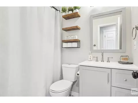 Bath - 19003 E Oxford Dr, Aurora, CO 80013 photo 2 of 3