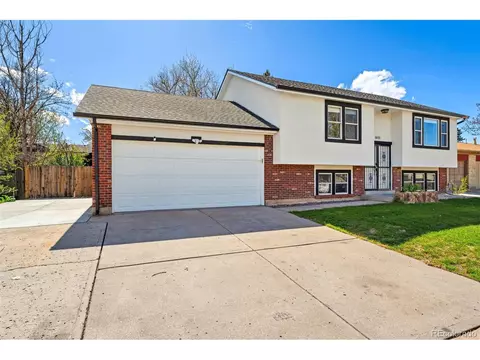 5031 Upton Ct, Denver, CO 80239 photo 2