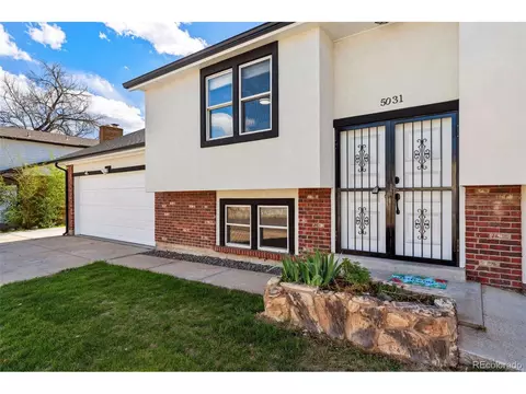 5031 Upton Ct, Denver, CO 80239 photo 3
