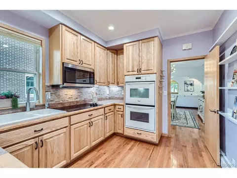910 Madison St, Denver, CO 80206 photo 9