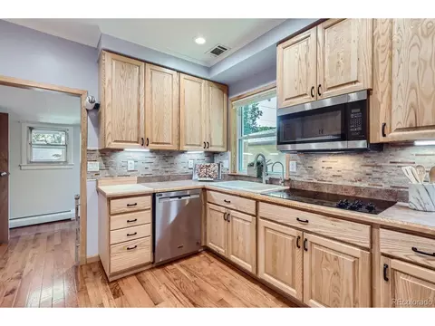 910 Madison St, Denver, CO 80206 photo 8